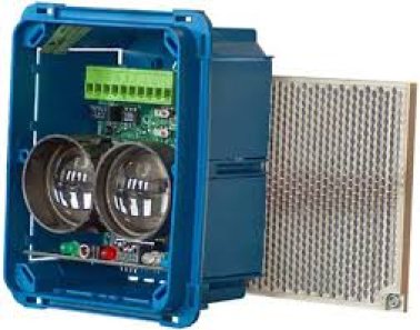 Rivelatore lineare di fumo, composto da ununica